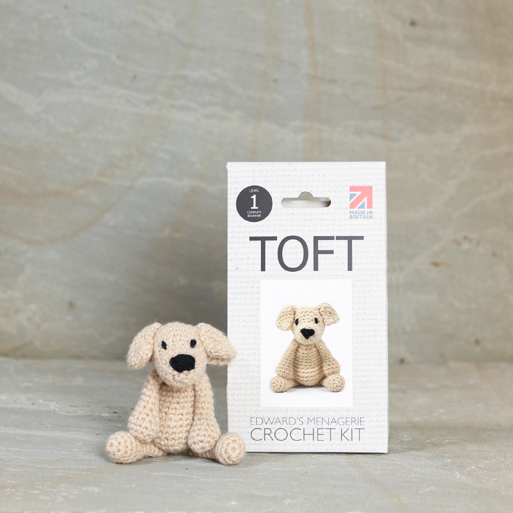 Mini Eleanor the Labrador Crochet Kit - Toft UK